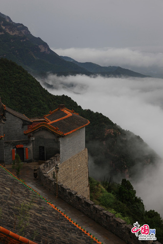 绵山景区暴雨后惊现云海奇观(组图)