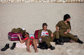 以色列还是世界上唯一一个妇女必须服兵役的国家，根据以色列强制兵役制度，犹太女性满18岁后必须服兵役21个月，只有已婚女性、已育女性和虔诚的犹太女教徒可以免除兵役。
