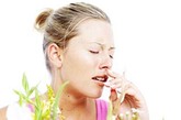 27.鼻炎

用棉花球沾一滴香油放在鼻内15分钟后取出连续2-3天，每天三次，严重者多用2次。也可用大蒜泡醋插入鼻中。

