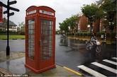 泰晤士镇”中仿制的英国红色电话亭