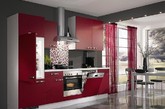 你见过红色的厨房吗？在中国，红色代表喜庆，也代表着吉利。现在越来越多的家居装修也流行采用红色调来装饰居家。事实上，无论是与上世纪30年代的流行元素搭配，还是与后现代的金属灶具结合，红色所迸发出的装饰魅力都是不容抗拒的。一起来看看这16款红色厨房吧！
