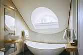 看到这些设计，你就会知道，沐浴间可以不只是沐浴间！你可以在这里休息、阅读、放空……美美的小空间会给你不一样的舒适安全感。让沐浴间成为你最想待的地方吧！