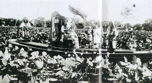 <em>慈禧太后</em>陵墓被挖后<em>遗体</em>出土时的景象[图集]_