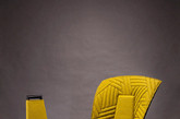 这款椅子是瑞典斯德哥尔摩的家居设计工作室 FÄRG & BLANCHE设计的。加入了新的感官元素，以一位法国工程师设计的蝙蝠形飞机为灵感，这款座椅将翅膀作为它的新衣，前卫与复古并存。（实习编辑卢雪花）