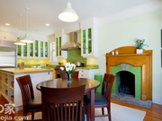 厨房也玩小清新 绿色小瓷砖与白色橱柜的完美搭配