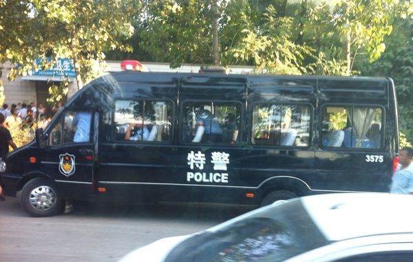 �������š����ϰ��������������ֵ����ٰ�2��13�ˡ�����15ʱ05�֣�һ�����������������ر�����Ĺ������Ϸ����ֵ�����ɱ�˰�������33���˿ͣ�15�˱�ͱ�ˣ�����2���ھ���;������������1&hellip;