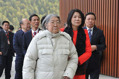 毛泽东之女携女儿、女婿出席活动