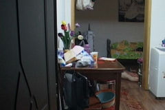 南京一女子在家中捅死欠债人