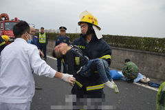 祖孙4人回家遭车祸2死2伤