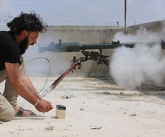 叙利亚士兵开火瞬间组照