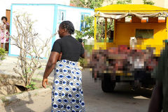 尼日利亚一公交站上班高峰爆炸 71死124伤