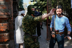 亲俄武装扣押一乌克兰女记者