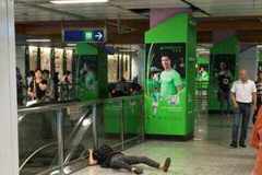 南京地铁一女子被捅