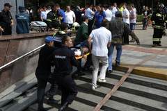 莫斯科一地铁出轨 致16人亡