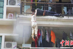 男女割腕、熏煤气自杀不成后跳楼