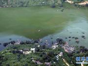 空军再次航拍牛栏江堰塞湖 部分民居被淹没