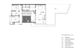 Sahawat夫妇及四个孩子是杰瑞之家（Jerry House）的主人，这里建成后边成为了他们位于泰国七岩海滩的度假别墅。Onion工作室受业主要求设计出一个可供“玩乐”的空间，要区别于他们位于曼谷的传统住宅的空间形式。于是我们看到了住宅中央一个由一层层网状结构交织出来的空间，每层网之间由爬梯连接，主人可以通过向上爬的方式在各层间穿越。内部一些墙上开设了半圆形的窗洞，让整个房子看上去仿佛一个大奶酪，也许正因此房子叫做Jerry House吧~孩子们可以痛痛快快地进行一场猫鼠大战啦~Tom在哪里！