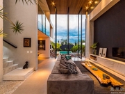 被棕榈树包围的现代巴西住宅  尊重隐私的房屋设计