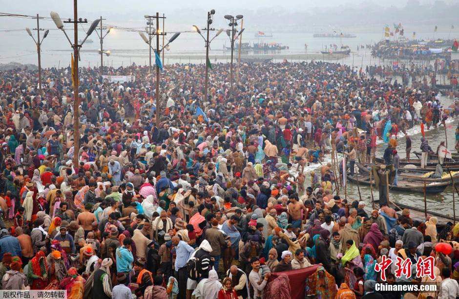 印度数万教徒“大迁移” 迎接庆祝佛浴节