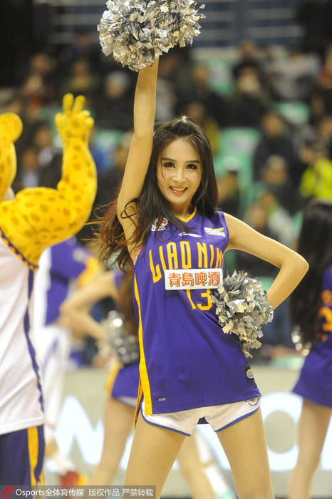 辽宁主场迎战青岛 篮球宝贝火辣热舞助阵