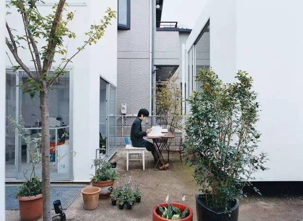 聪明的空间居住学  7间有意思的日本狭小住宅