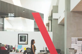 
7. TBWA\新加坡

新加坡航空、渣打银行、Visa、Asia Square、保乐力加等都是TBWA\新加坡的客户，他们是把logo“玩坏”最彻底的。