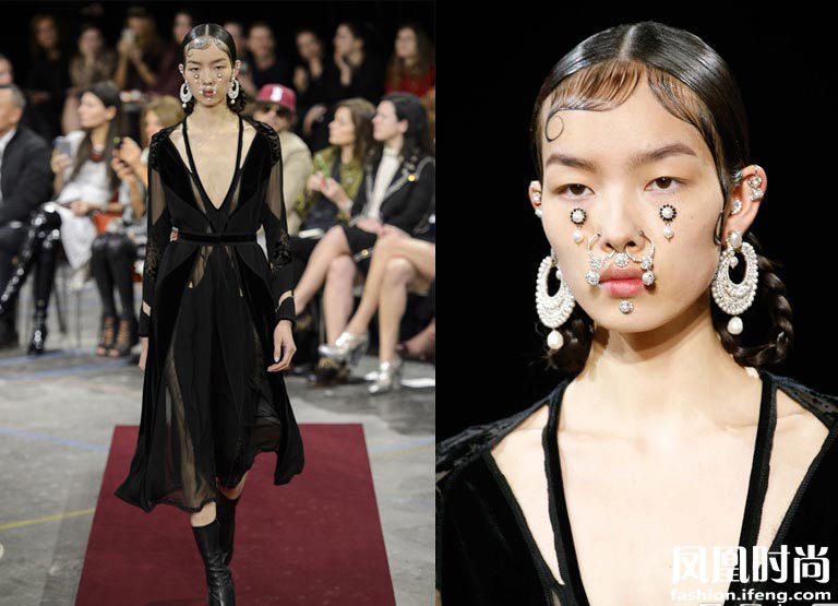 <em>胸罩</em>女王艾米·查兹拍写真 身材曲线性感勾魂