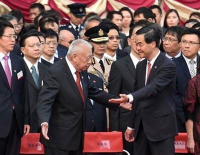 外媒妄猜梁振英地位不稳 董建华出面力挺