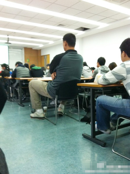 网曝姚明在上海<em>交通</em>大学上课听讲<em>照片</em>_体育频