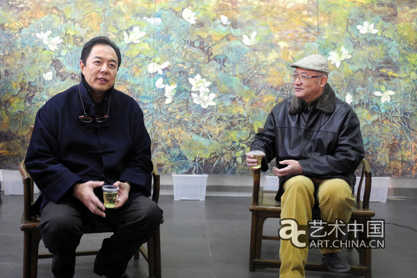 画家的好友、著名演员张铁林出席画展新闻发布会
