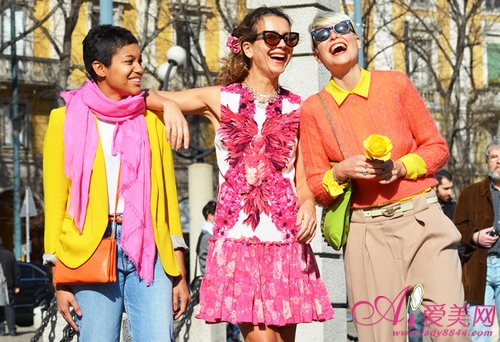 巴黎3月潮流街拍 外套包包各有看点,爱美网服