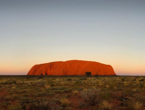 乌鲁鲁(艾尔斯岩) 来源：澳大利亚旅游局