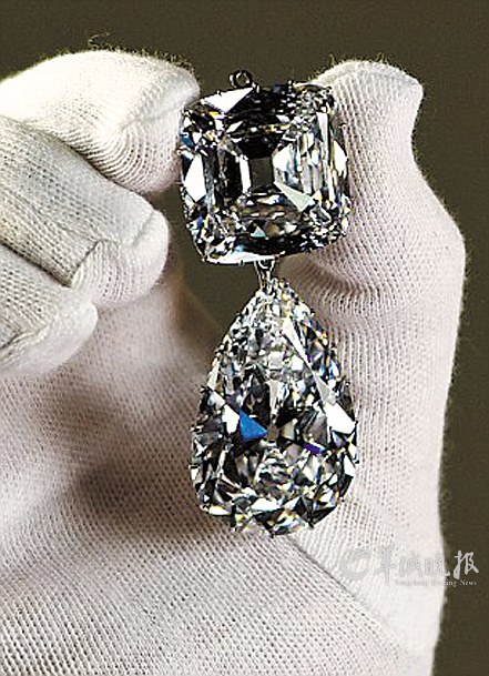 　　第三和第四大的钻石做成胸针供王室成员佩戴