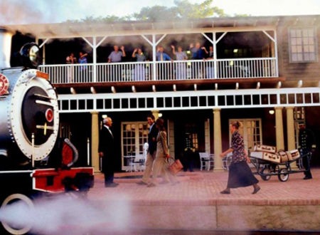 非洲之傲列车位于比勒陀利亚的首都公园私家火车站保留着殖民年代的优雅