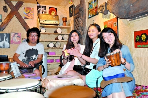 古城原创音乐自成一系，增加了丽江的文化厚度。