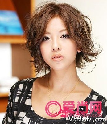 <em>40</em>岁的<em>女人适合什么发型</em> 高贵优雅大方就好_时