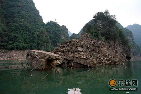 圣堂湖景区峡谷漂流项目