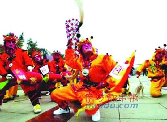 春节，蒙古族人称之为“白月”，蒙古语为“查干萨日”