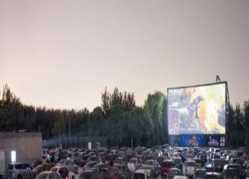 北京最怀旧的汽车电影院图片