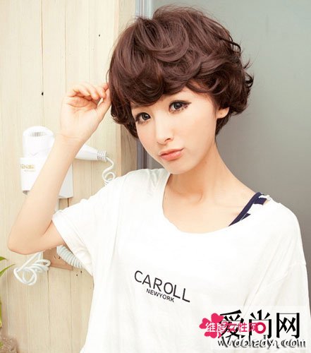 2013最新<em>女生</em>纹理<em>烫染短发</em> 五款抢先look!_时