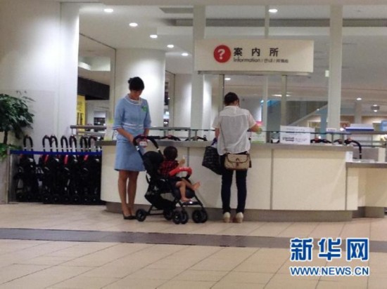 入口的问询处有中文导购图，按图索骥，省时省力。抱孩子的游客还可以借用婴儿车。 可越摄