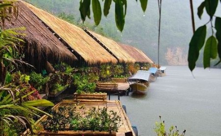 桂河丛林筏