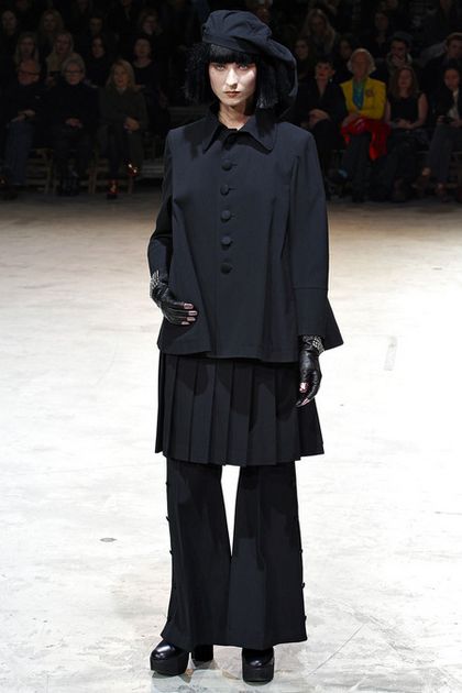 >>>山本耀司(yohji yamamoto)2013巴黎秋冬时装秀场