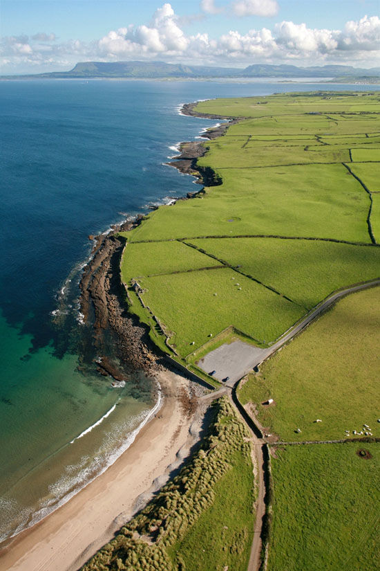 气候属温带海洋性气候,爱尔兰岛共分成四个省以及32爱尔兰开启世界