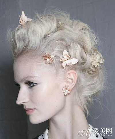 ŷ��T̨���ͷ��� ���ﳱ������ʱ��