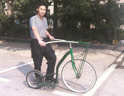 武汉一保安发明健身自行车 已获国家专利