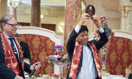 苏志刚先生荣获世界马戏联合会2016马戏艺术