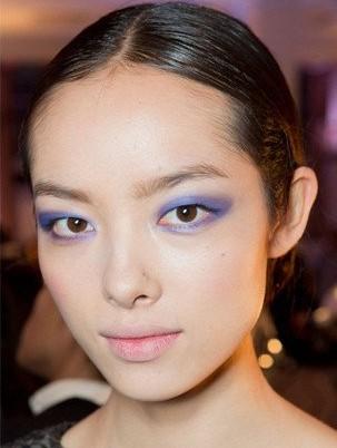 6步搞定春夏渐变式立体眼妆_辽宁频道_凤凰网