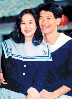 <em>欢欢</em>出轨前夫遭网友围剿 20岁<em>女儿</em>力挺老爸|前
