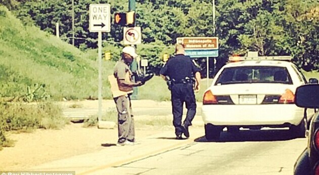 黑姚明社交网站传递正能量 手机记录温情一刻